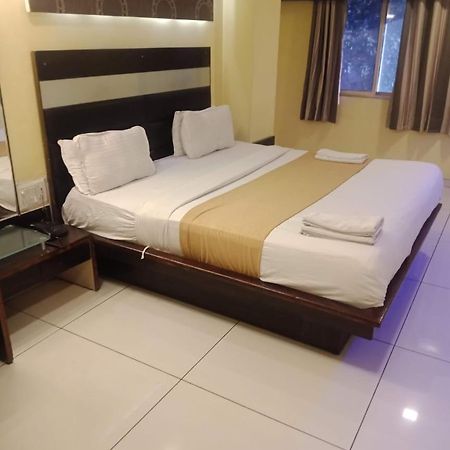 Hotel Kadamb Inn Ahmedabad Eksteriør bilde